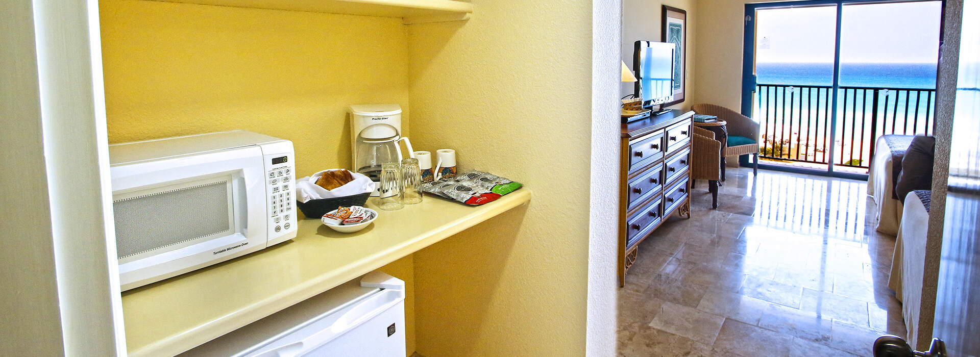 Beachfront Junior Suite fully equipped including kitchen appliances
