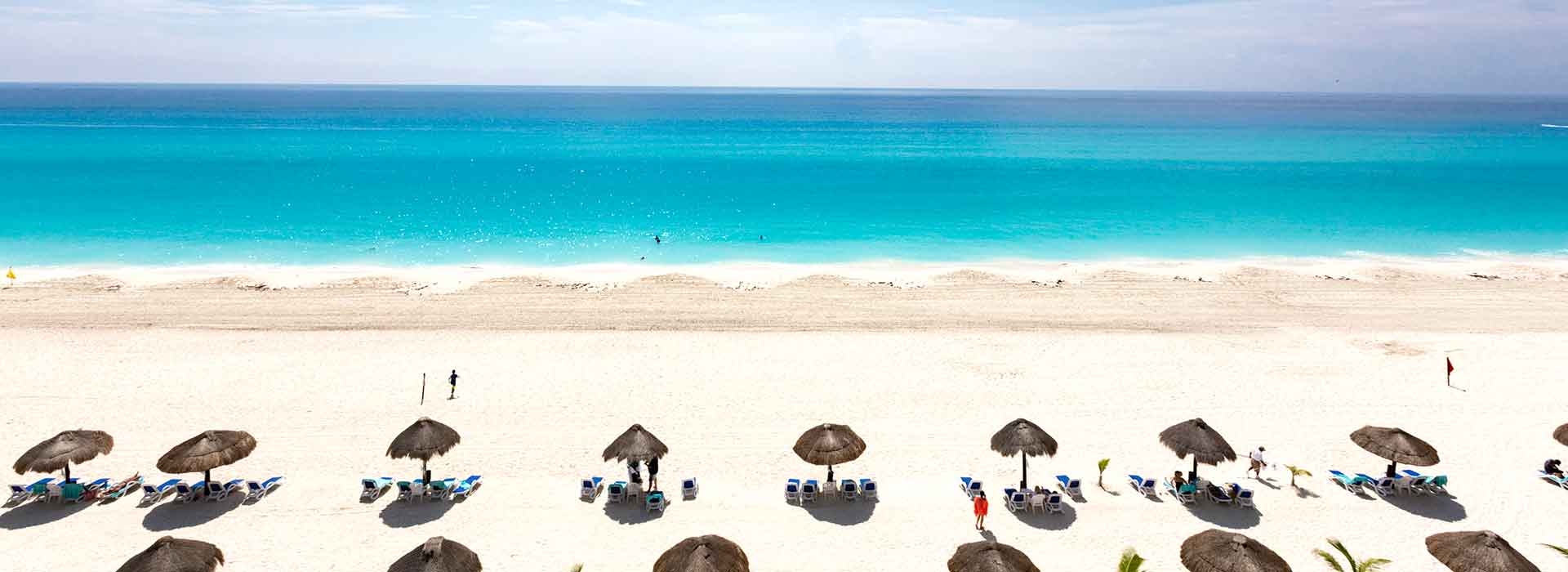Junior suite frente al mar y balcón privado donde disfrutarás impresionantes vistas del Mar Caribe