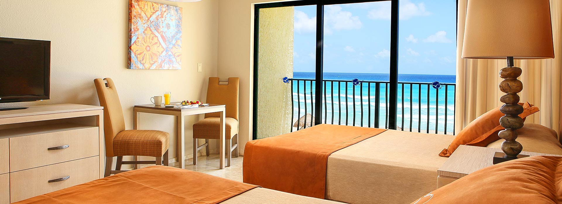 Villa de dos recámaras con vistas al mar y dos camas dobles en el Resort Todo Incluido en Cancun