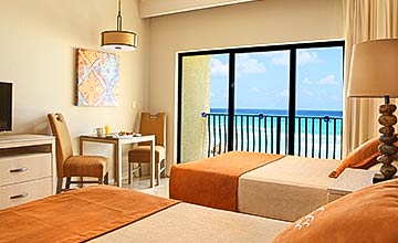Junior Suite frente al mar y camas dobles en Cancún
